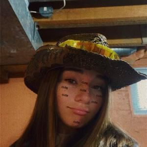 Meet your Posher, Adelle